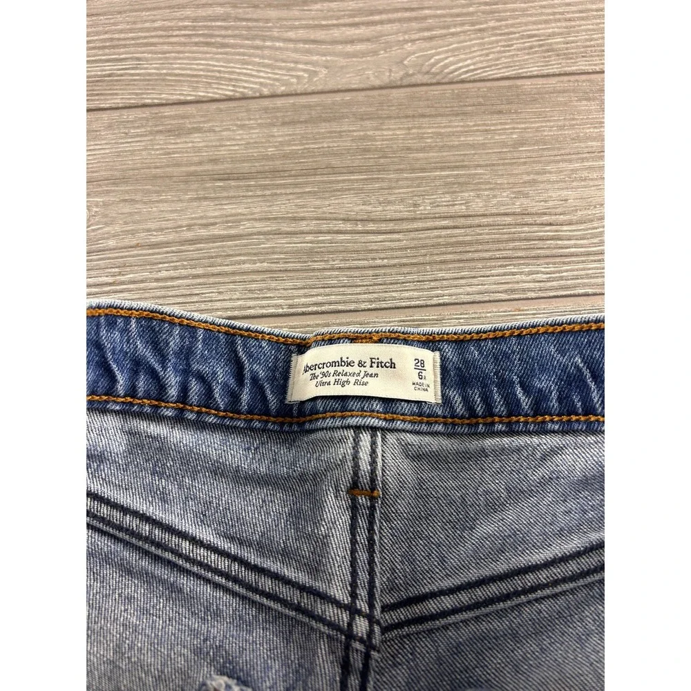Abercrombie & Fitch The 90s Relaxed Jean Ultra High Rise Distressed Blue 28/6R - Picture 6 of 8